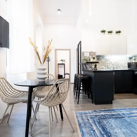 Standard By-central Comfort Apartament *